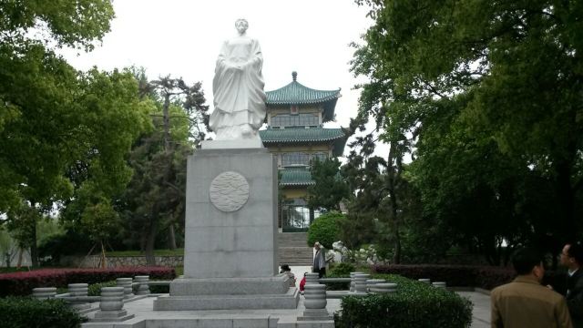 東湖