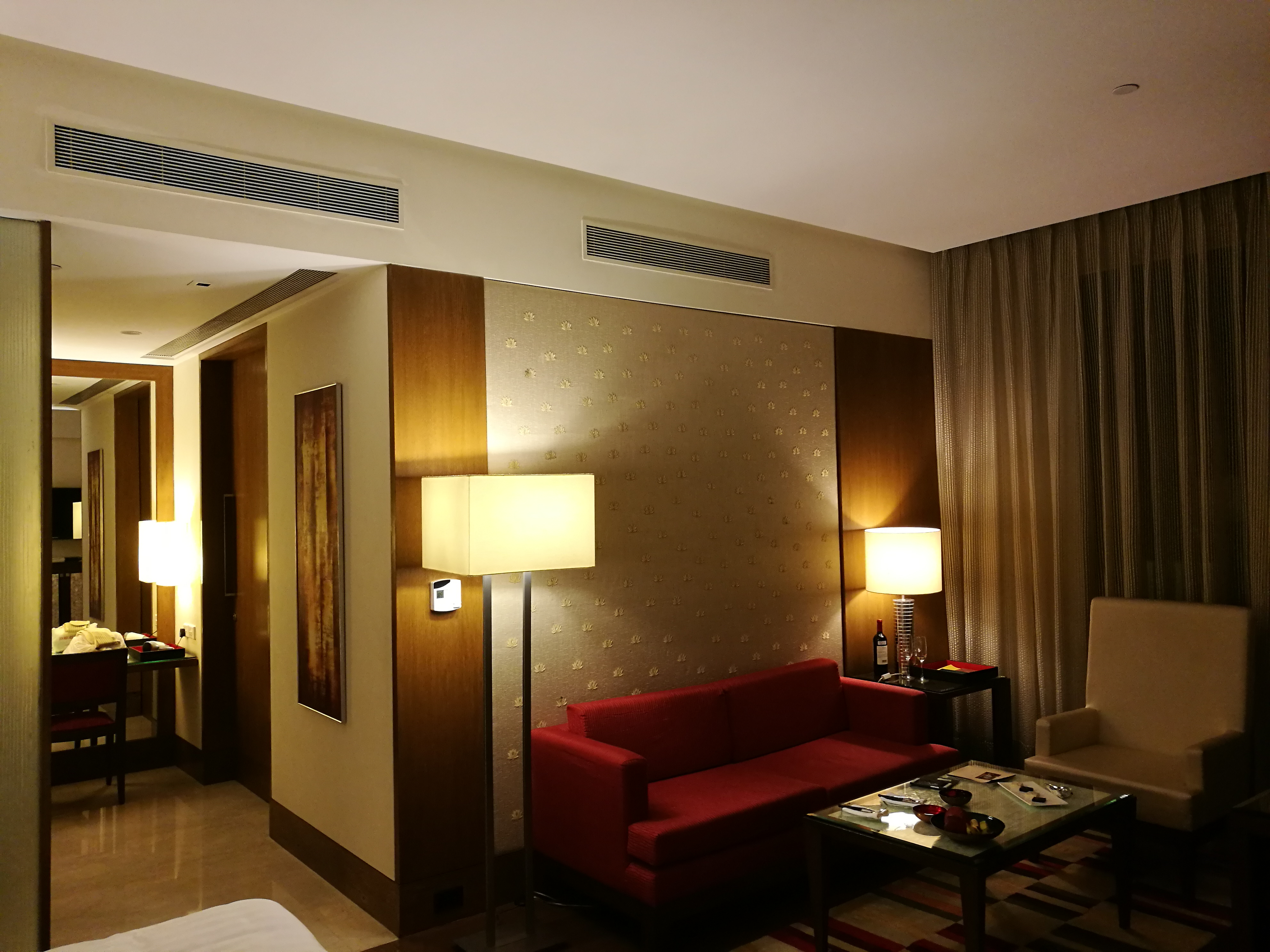 第一家入住的酒店是位于古尔冈的Oberoi Gurgaon。古尔冈是新德里的一个卫星城，离机场很近。