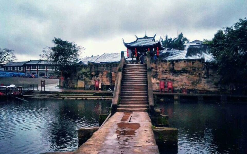 张亮麻辣烫(长春净月华庭店)