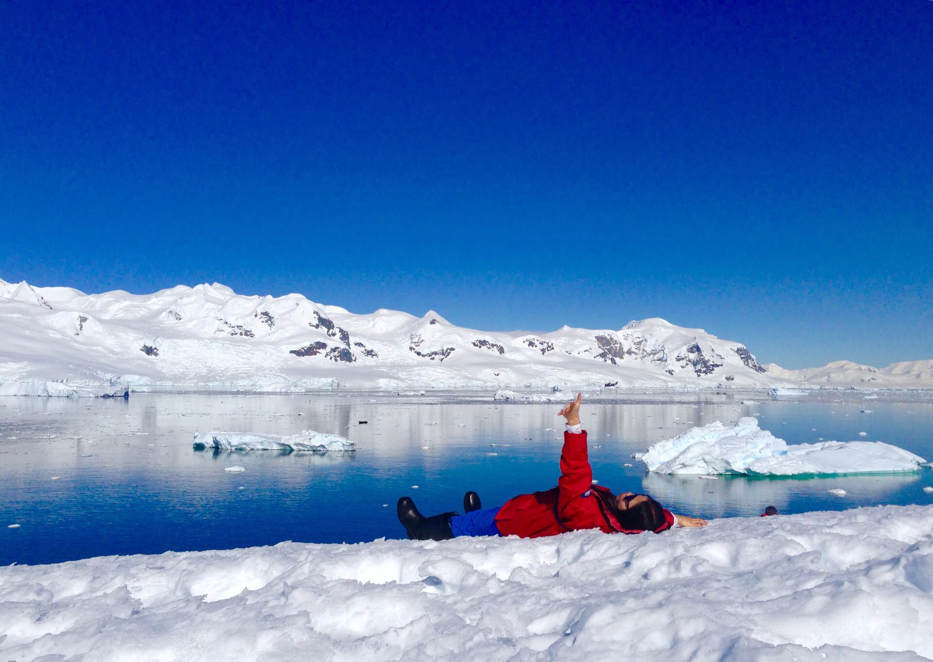 南极登陆第四天，雪地里打滚冥想