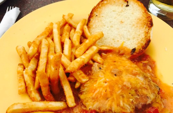 Oscar's Bar and Grille