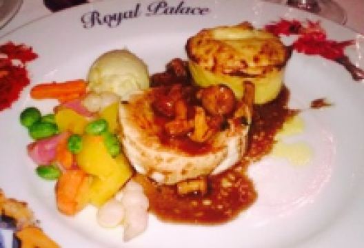 Royal Palace Music-Hall Adam MEYER美食图片