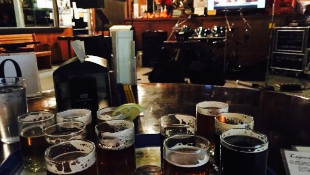 Mia & Pia's Pizzeria & Brewhouse