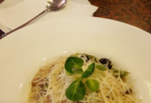 SQUARE Bojnice美食图片