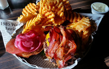 Brewbakers Bar and Grill餐厅图片