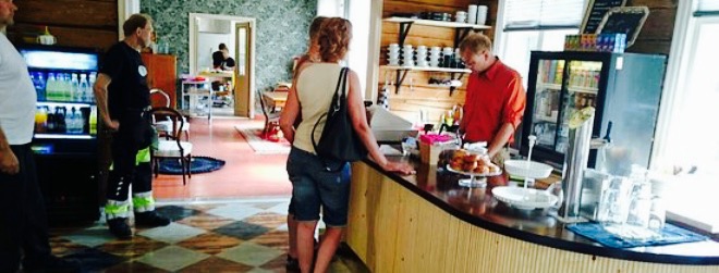 Wille - Olohuone ja keittiö餐厅图片