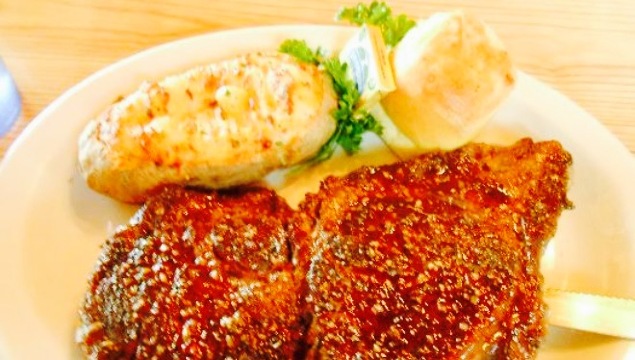 Boondocks Restaurant餐厅图片