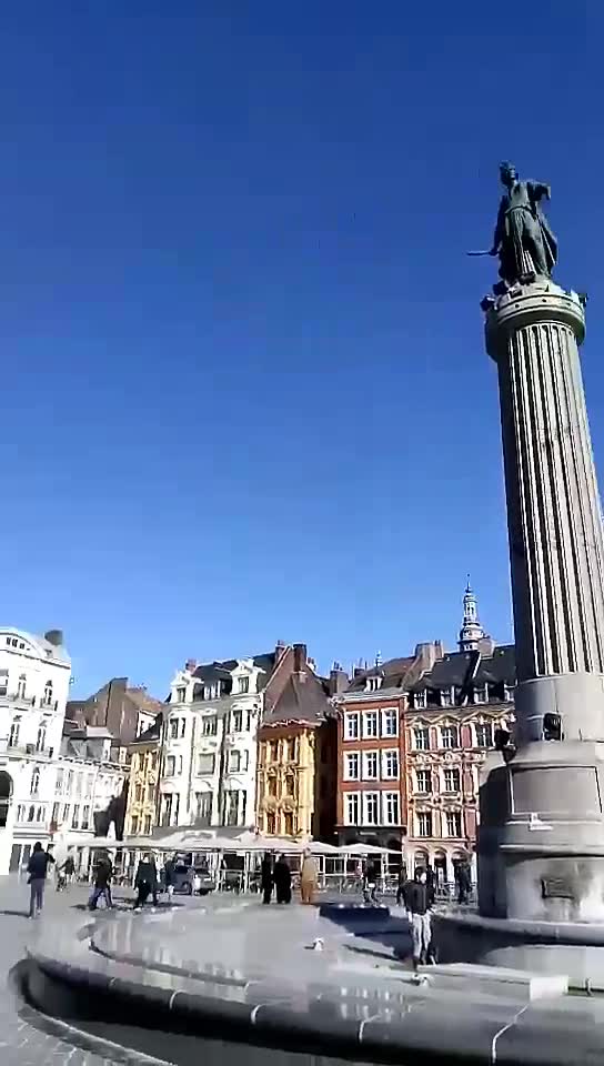 2018.2.26比利时～布鲁塞尔广场“小于连”塑像