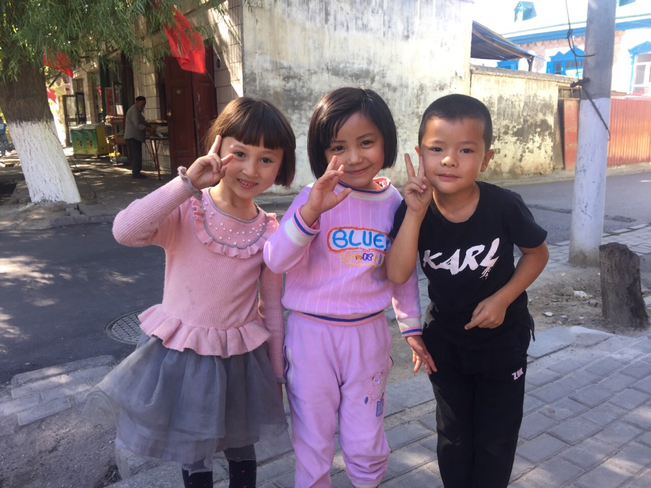 活泼而纯朴的维吾尔儿童