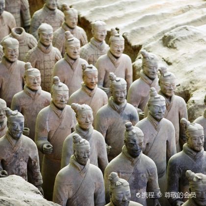 陕西黄河壶口瀑布旅游区(陕西侧)+黄帝陵+法门寺文化景区+乾陵+秦始皇帝陵博物院(兵马俑)+华清宫+华山+大慈恩寺5日4晚跟团游