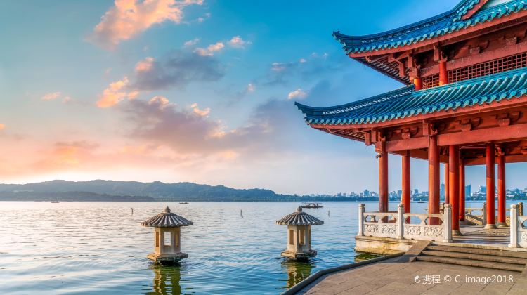 6-Day Qingshan Lake + Mount Huangshan Scenic Area + Hongcun Village + Qiandao Lake + West Lake + Huizhou Ancient City