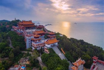 莆田湄洲岛一日游【可选含导游讲解+岛上观光车/上门接送】【探访妈祖祖庙+天妃故里遗址公园，带你聆听千年海上女神妈祖的传说与非遗信俗文化】