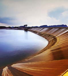 加纳游记图文-穷国自掏腰包出资修建水库，规模全球最大，美国竟拿走80%发电量