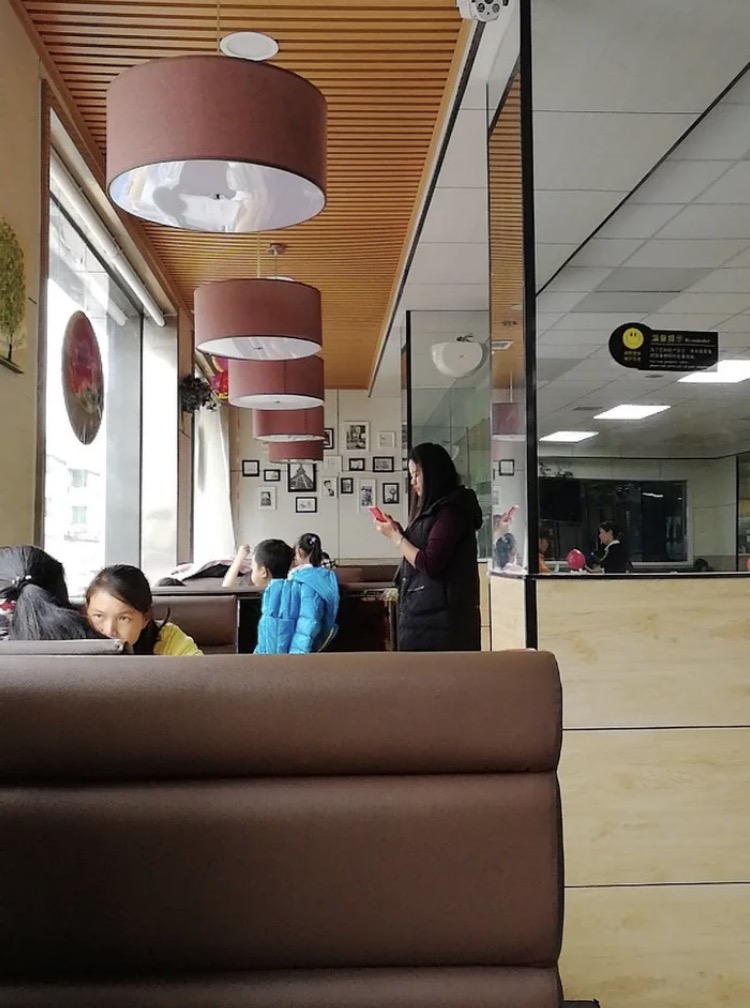 华莱士·全鸡汉堡(麻城步行街店)餐厅图片