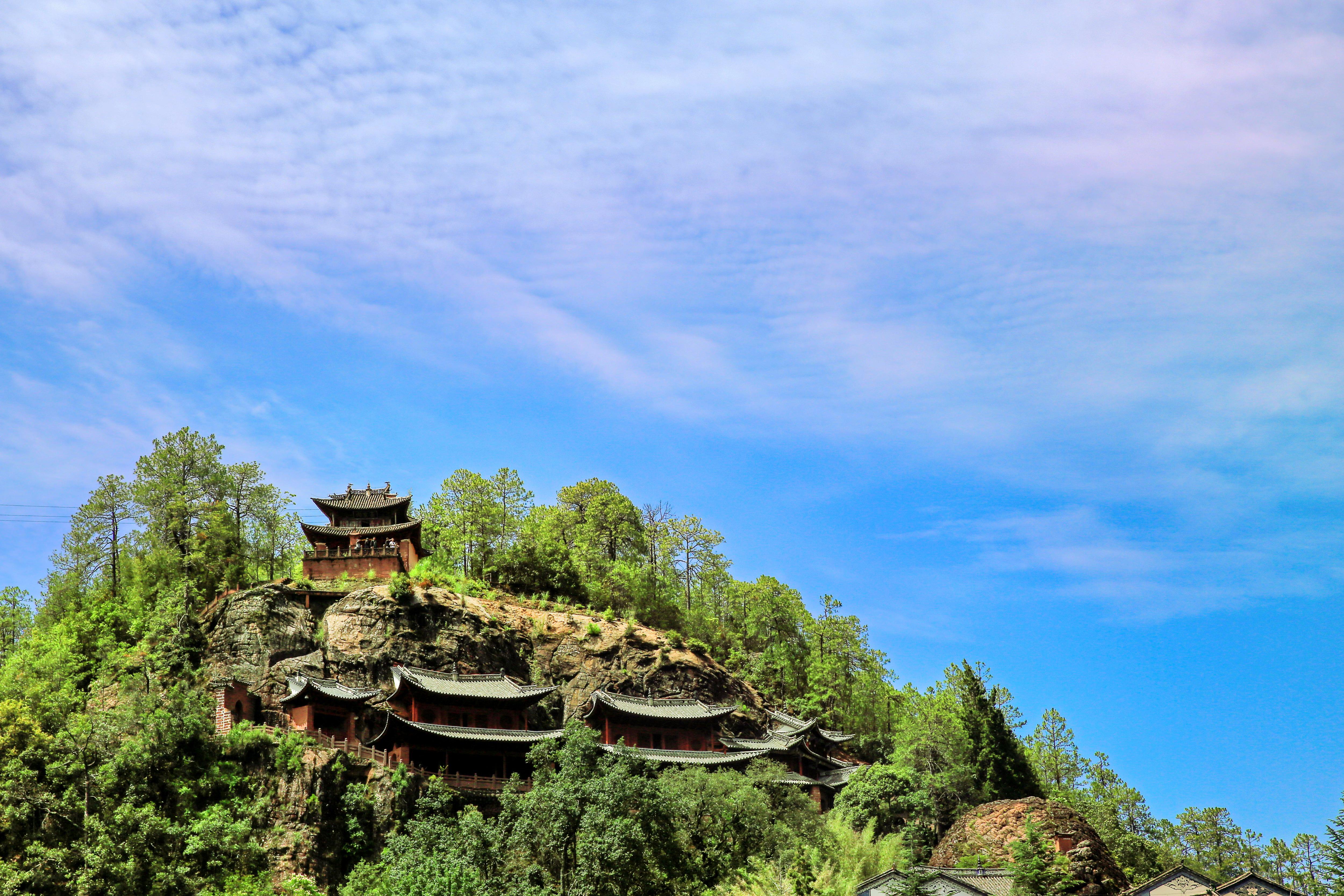 石宝山