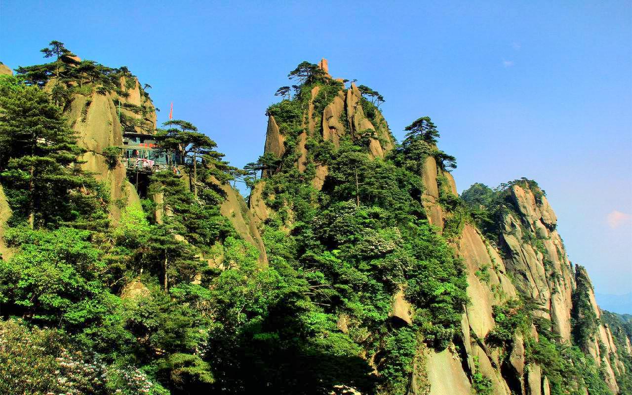 奇峰怪石