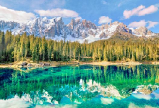 卡瑞扎湖景点图片