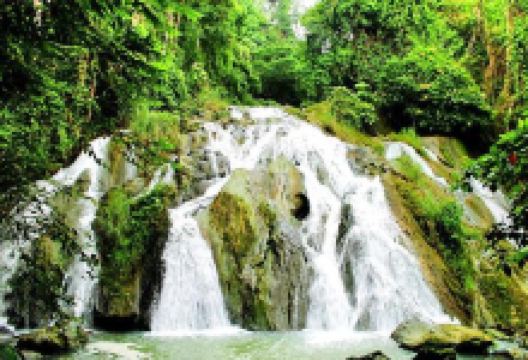 Lison Valley Waterfalls景点图片