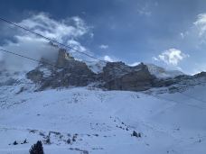 雪朗峰-劳特布龙嫩-诗意情节