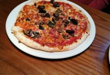 Red Pizza Van美食图片