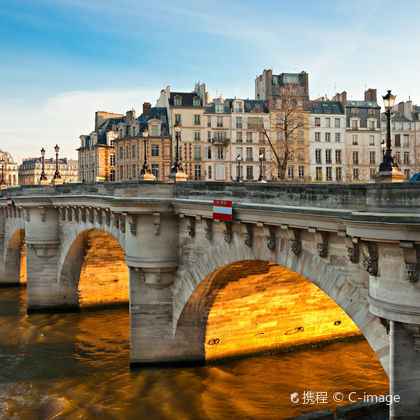 法国巴黎新桥+巴黎市政厅+巴士底广场+蒙马特高地一日游