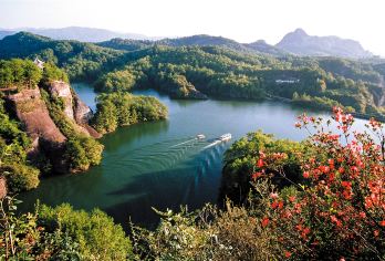 龙岩冠豸山景区+古田会议会址一日活动【往返独立用车】【[独立小团]全程时间自由、懒人晚出发不拼团，您的行程您做主！】
