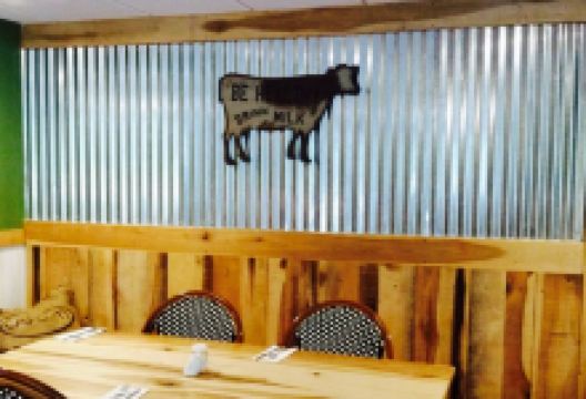 The Cow and The Fish美食图片