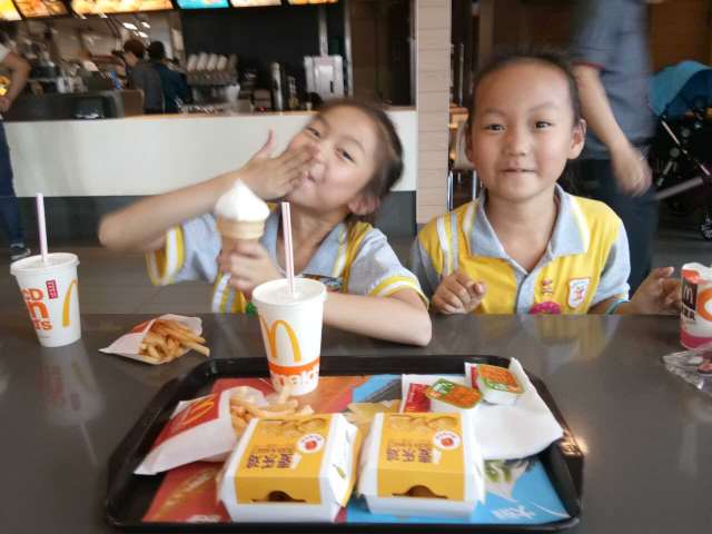 麦当劳(京津公路得来速店)