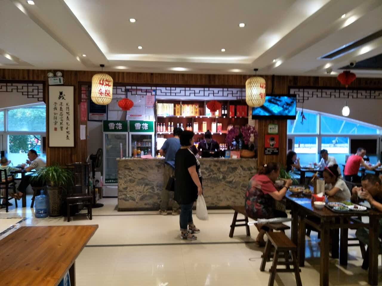 施家八大碗·大食堂(湘湖店)