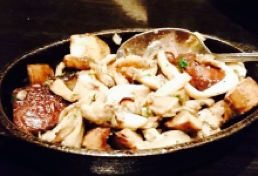 Local Restaurant & Bar美食图片