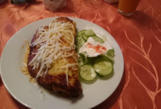 Vöröskő Restaurant美食图片