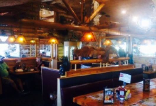 Log Cabin Family Restaurant美食图片