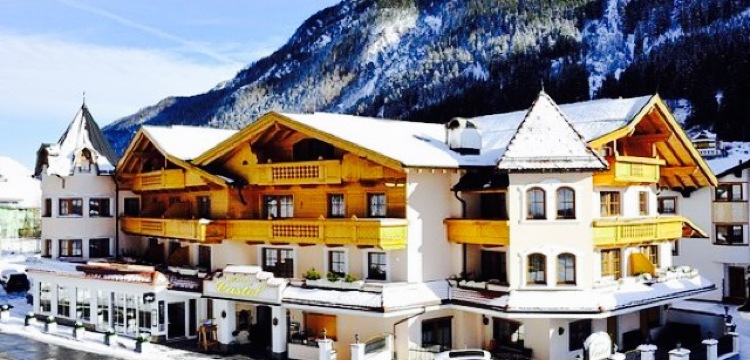 Castello Bar & Bistro