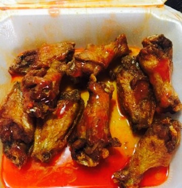 Woody's Wings N Things