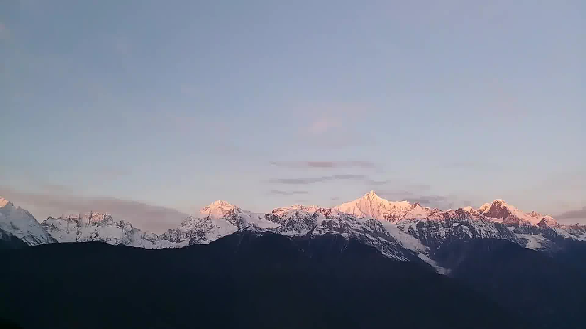 美丽的日照金山