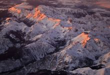 Petroleum and Anderson Lakes景点图片