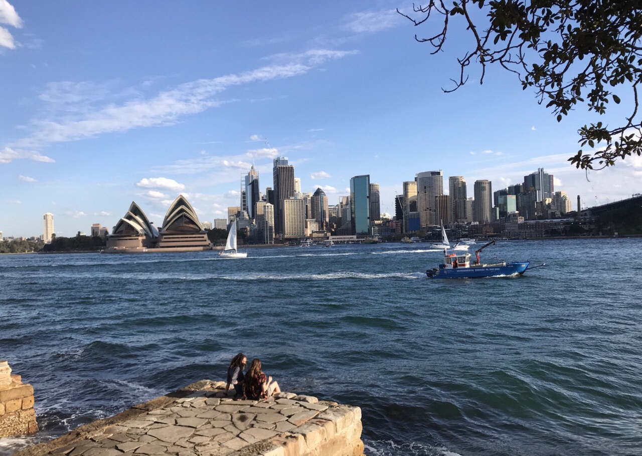 爬过Harbour Bridge，悉尼湾北部海岸线好多看风景