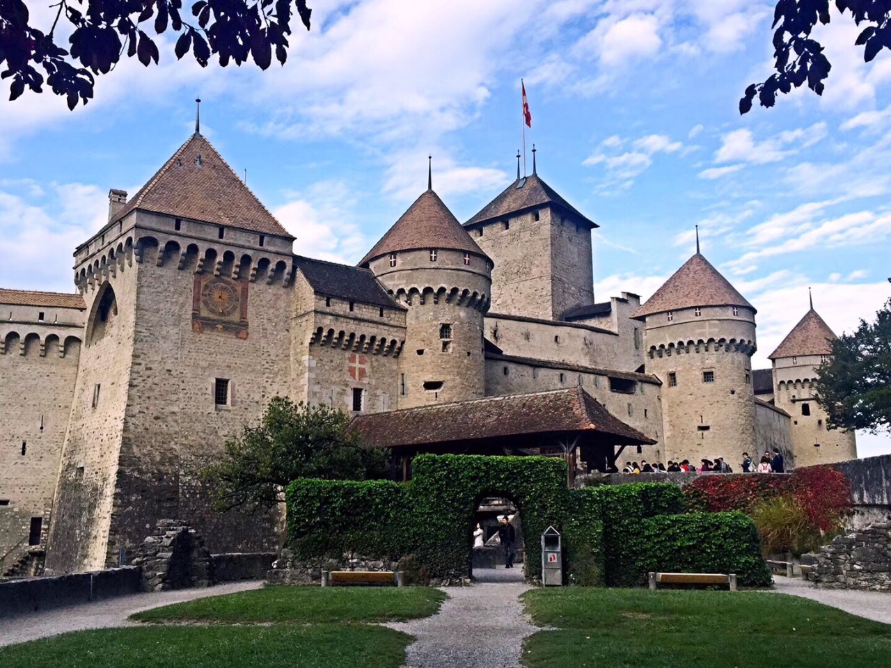 西庸城堡是世界十大城堡之一，位于日内瓦湖畔