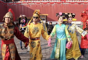 横店影视城+秦王宫景区+广州街香港街一日【杭州市区内免费接】【匠心打造纯玩之旅，承诺无购物无强制消费，指定范围内接驳】