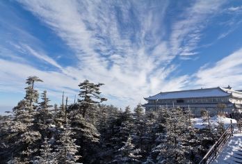 峨眉山金顶+加半山一日游（含门票，含午餐)三环以内上门接【峨眉山金顶+加半山一日游（含景区门票，含午餐)三环以内上门接，天天发团】