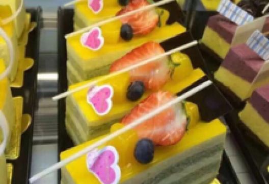 新皇冠鲜花蛋糕美食图片