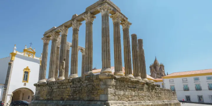 埃武拉羅馬神廟