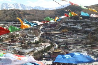 塔尔寺-藏传佛教圣地的另一种虔诚礼佛-感受当地信众的礼佛