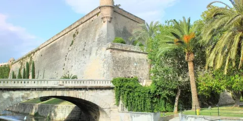 埃斯巴魯阿德現代和當代藝術博物館