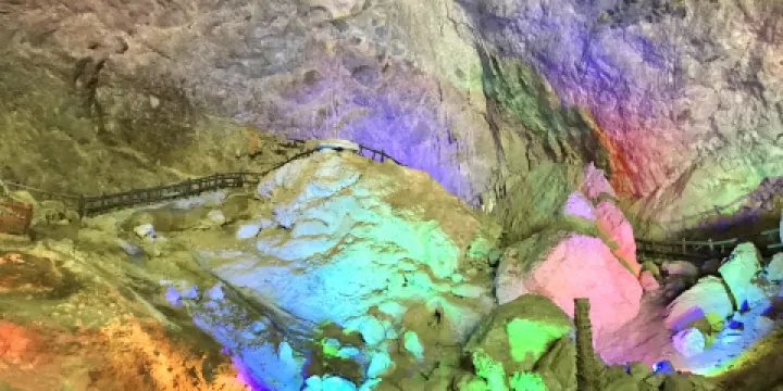 鳳山巖溶國家地質博物館