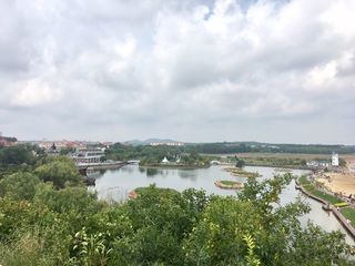 在北戴河搏慧农家院乘自家鱼船去钓鱼，回来即可吃上新鲜的海鲜！