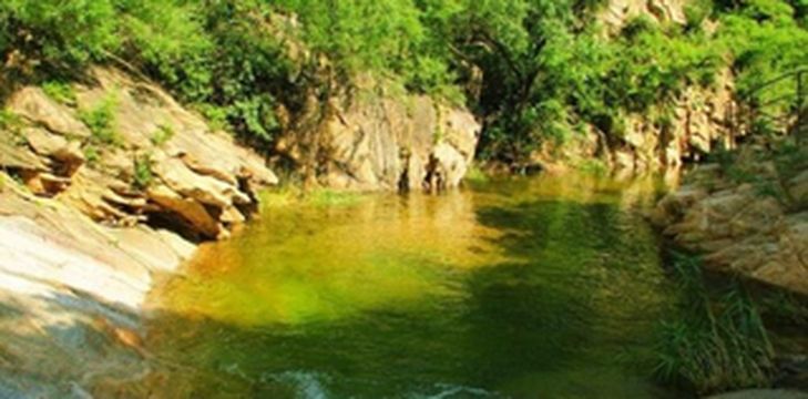 北京密云捧河湾建华农家院不仅水库鱼好吃,现炸的油饼更好吃!