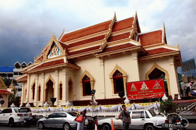 Wat Traimit Wittayaram