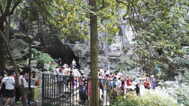 Hangzhou Lingyin Temple and Feilai Peak Scenic Spot