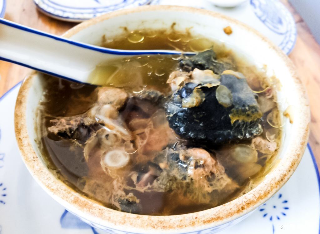 Silkie chicken soup with American ginseng